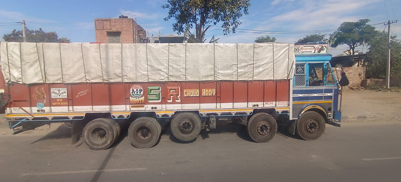 Majisa truck on highway